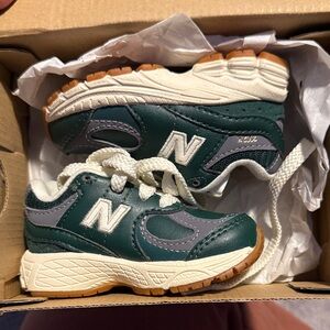 New Balance Kids Sneakers in Green and Gray